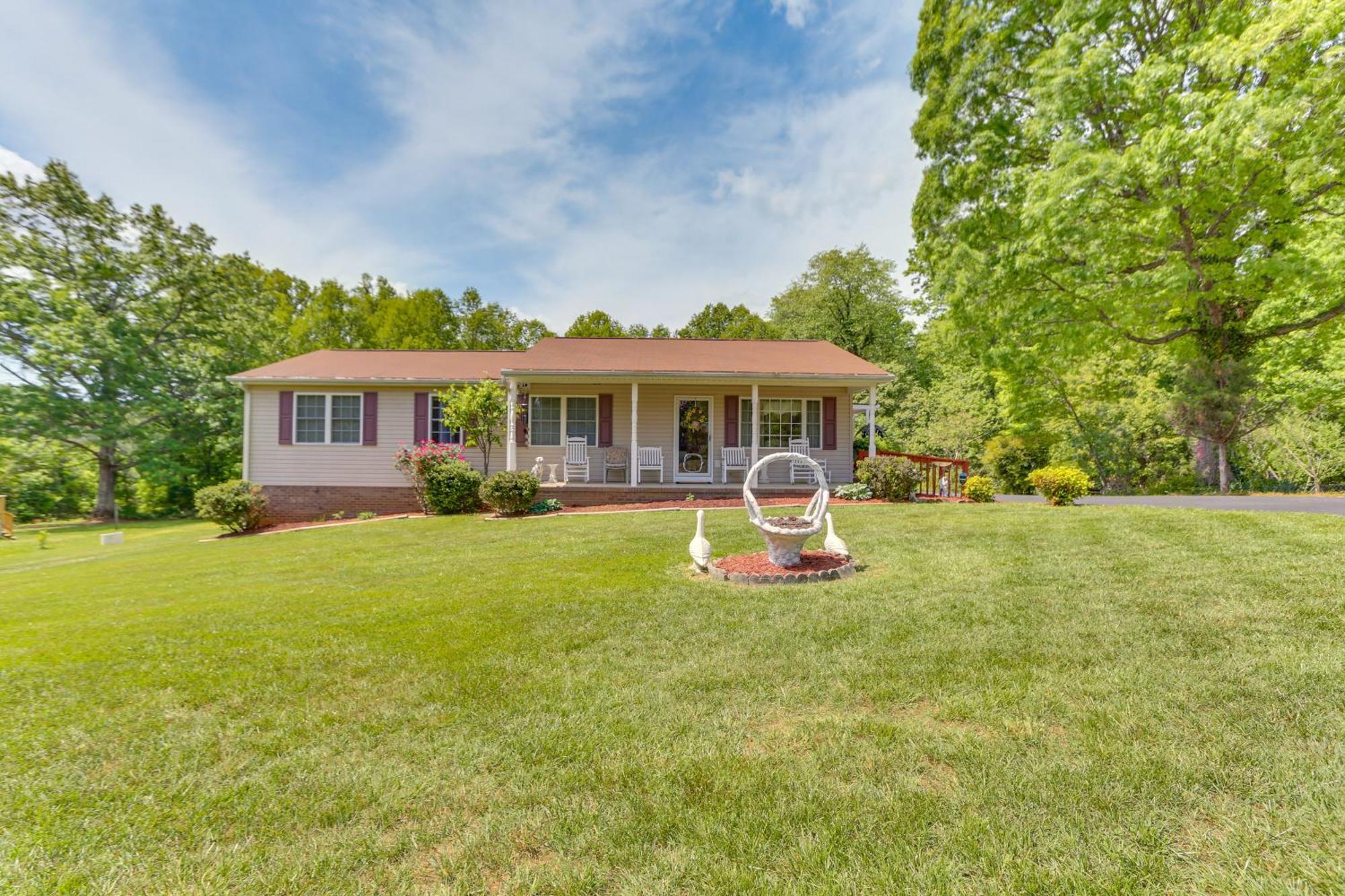 Chatham Getaway With Fireplace, Deck And Gas Grill! Exteriér fotografie