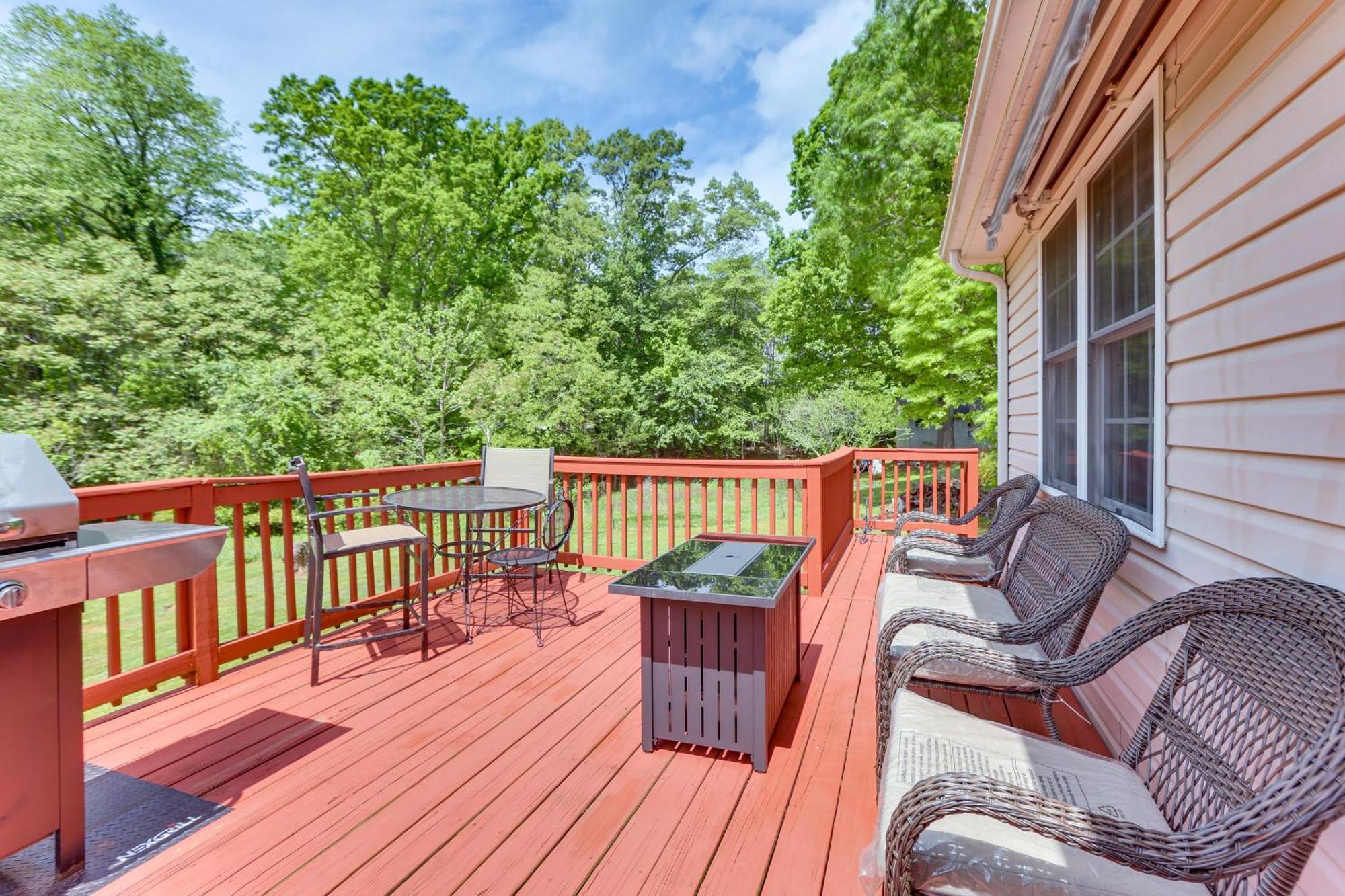Chatham Getaway With Fireplace, Deck And Gas Grill! Exteriér fotografie